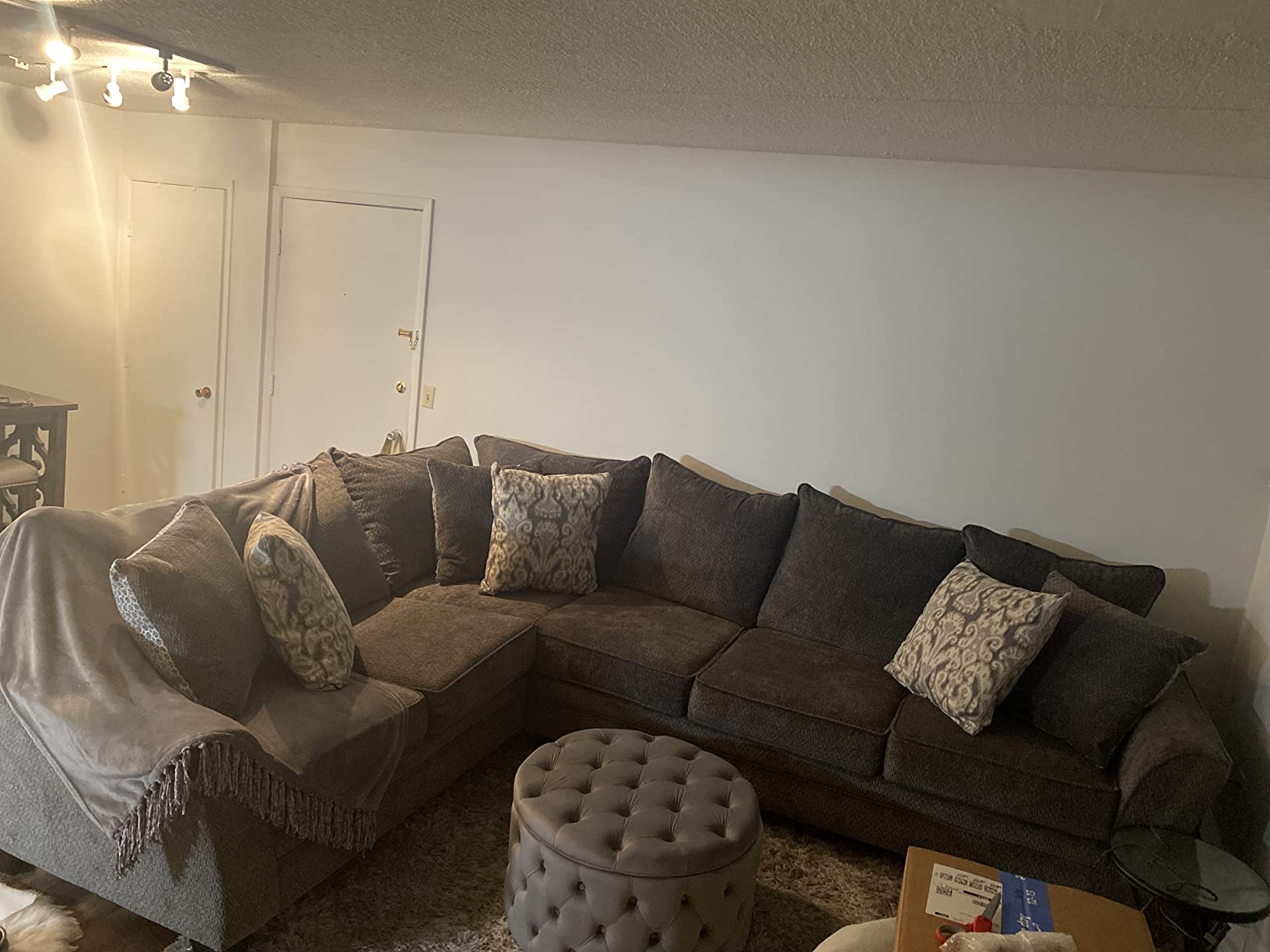 【Furniture】Homebeez Round Velvet Storage Ottoman, Button Tufted Footrest Stool Coffee Table