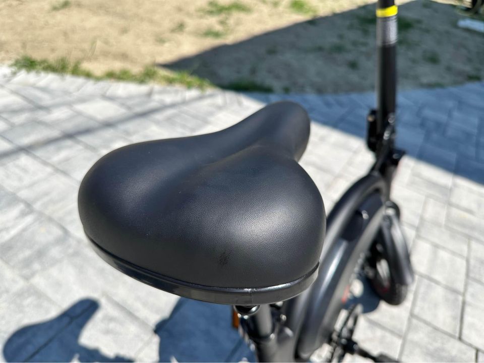 Bicicletta Elettrica Pieghevole, 14 pollici, E-Bike pedalata assistita e acceleratore.