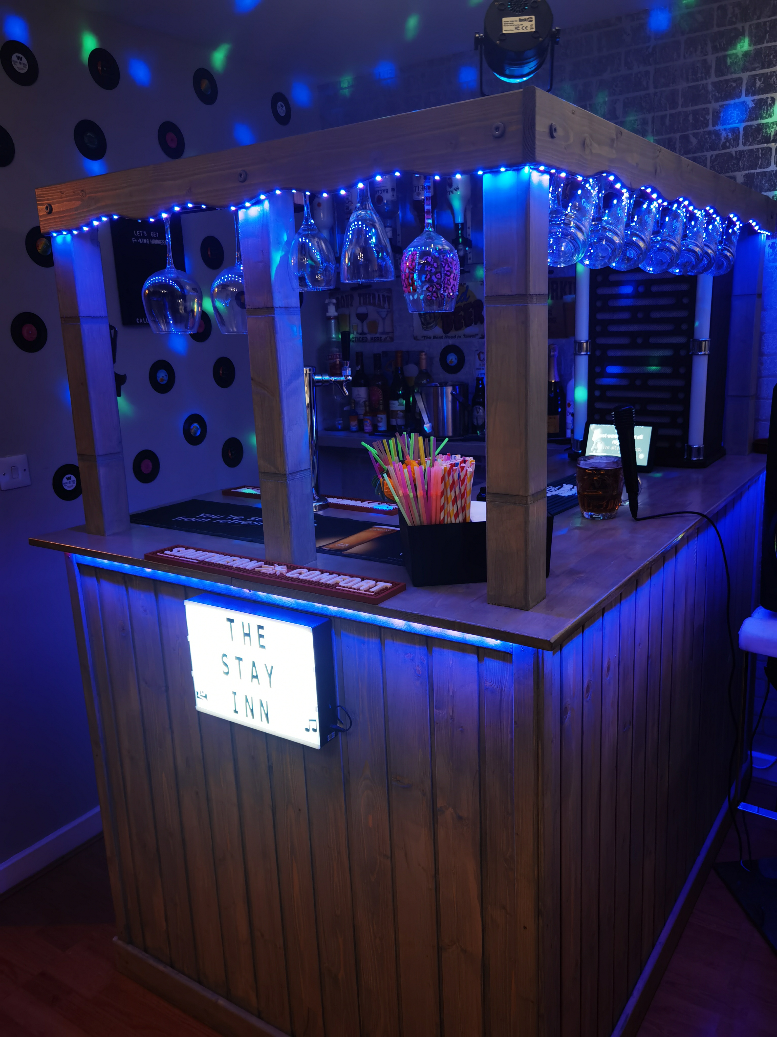 【Home&Garden】Corner Bar Counter Man Cave Home Bar Party Barware Wood Summer Cabin
