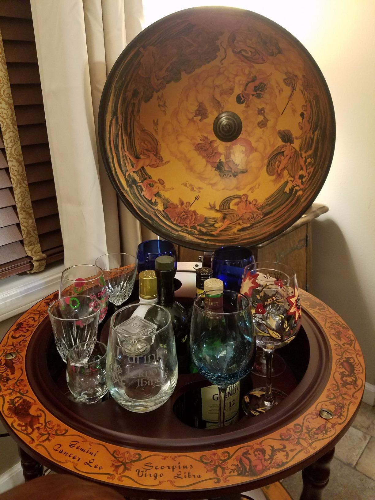 【Furniture】Design Toscano Sixteenth-Century Italian Replica Globe Bar Cart Cabinet on Wheels, 38